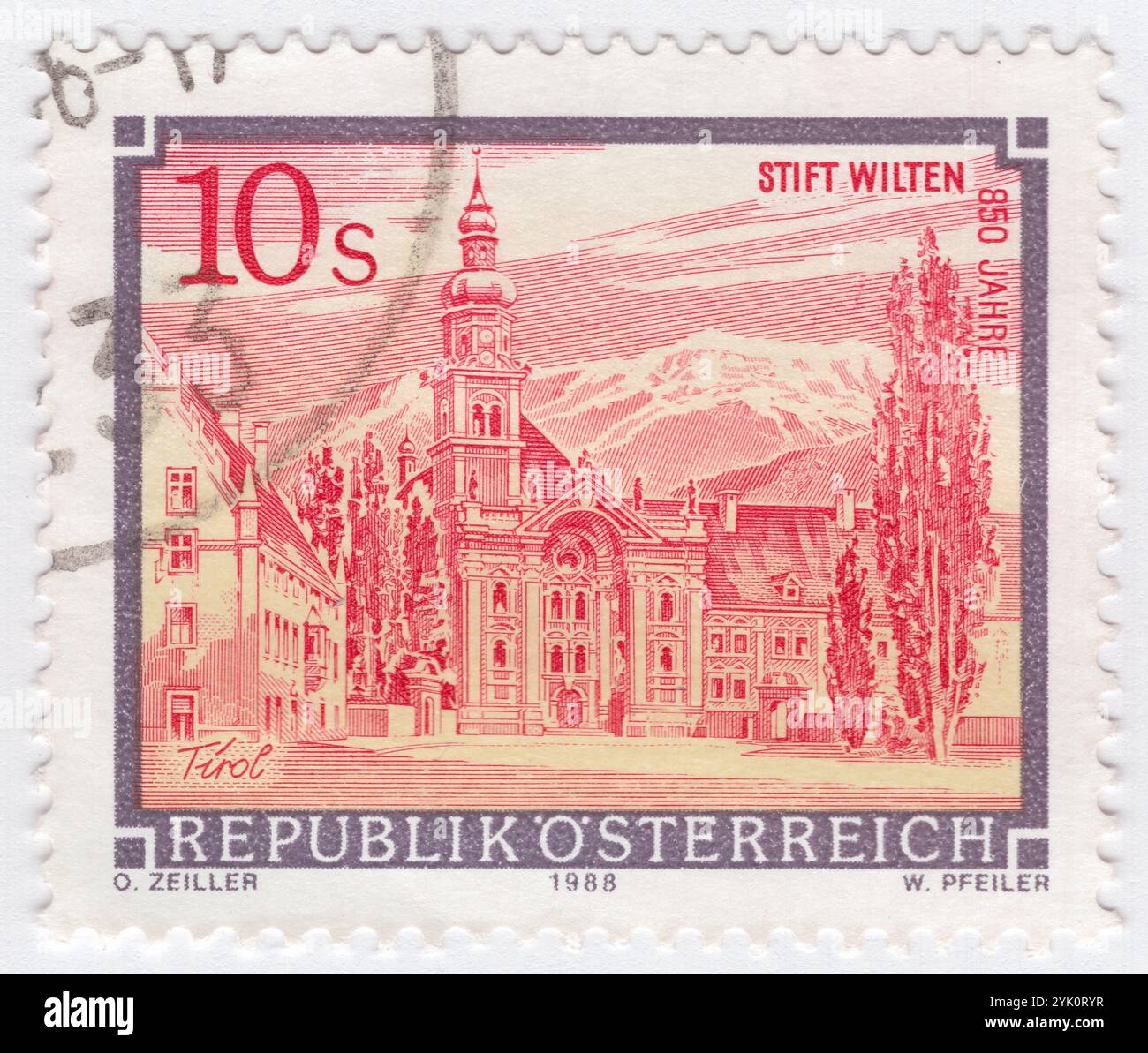 ÖSTERREICH - 18. März 1988: 10 Schilling Briefmarke mit dem Kloster Wilten zum 850. Jahrestag. Kloster Wilten (Prämonstratenser) in Innsbruck, Tirol. Das Kloster Wilten besteht aus der Stiftskirche und dem Kloster. Das erste Kloster an dieser Stelle entstand 878 n. Chr. Die Legende besagt, dass ein Kampf zwischen zwei Riesen ausbrach, dem lokalen Tyrsus und einem germanischen Einwanderer, Haymon. Haymon verursachte den Tod von Tyrsus und als Sühne soll er das Kloster in Wilten errichtet haben Stockfoto