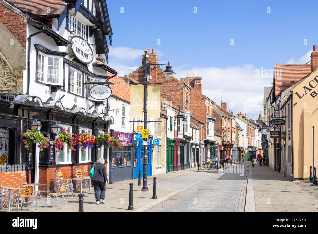 The Bay Horse Pub und Shops am Fore Bondgate im Stadtzentrum von Bishop Auckland Bishop Auckland County Durham Tees Valley England Großbritannien GB Europa Stockfoto