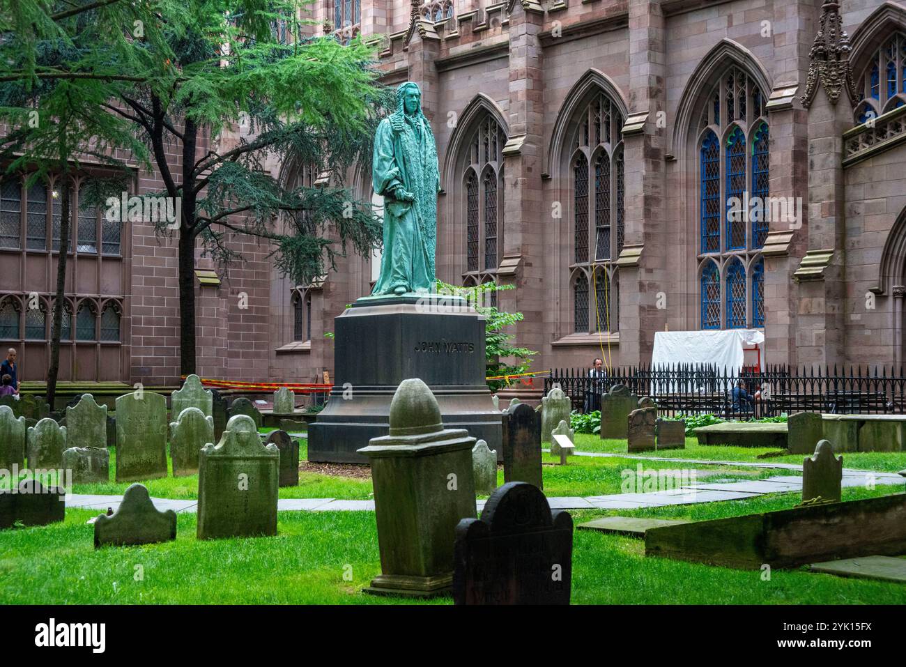 Monument-Statue für John Watts auf dem Trinity Church Cemetery in New York, Manhattan, USA Stockfoto