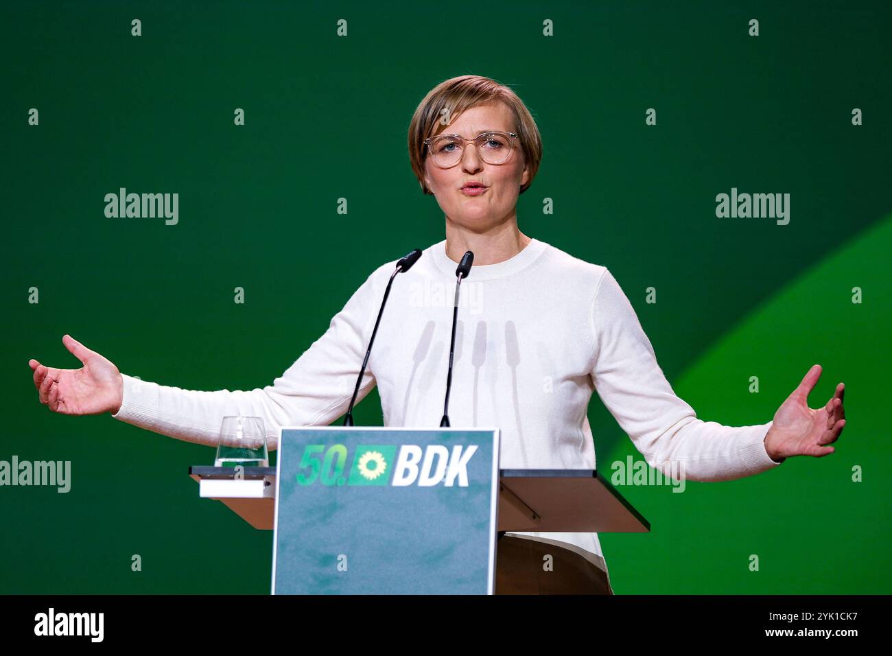 Wiesbaden 50. Bundesdelegiertenkonferenz von Bündnis 90/die Grünen, Wiesbaden, 16.11.2024. Franziska Brantner Bündnis 90/die Grünen spricht auf dem Parteitag, 50. Bundesdelegiertenkonferenz von Bündnis 90 /die Grünen, Wiesbaden, 16.11.2024. *** Wiesbaden 50 Bundesdelegiertenkonferenz Bündnis 90 die Grünen, Wiesbaden, 16 11 2024 Franziska Brantner Bündnis 90 die Grünen spricht auf der Parteikonferenz, 50 Bundesdelegiertenkonferenz Bündnis 90 die Grünen, Wiesbaden, 16 11 2024 Copyright: XEibner-Pressefoto/FlorianxWieganx EP FWD Stockfoto