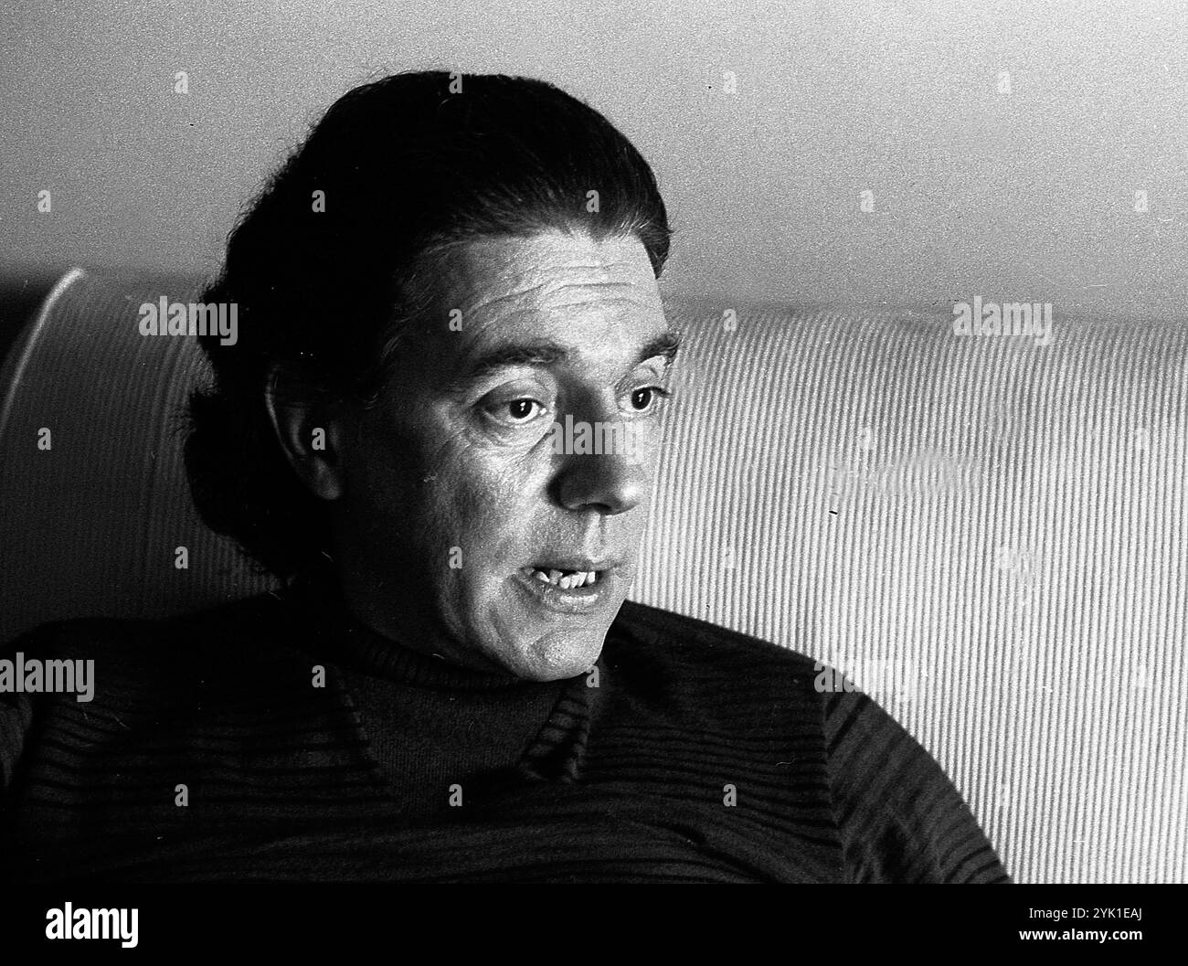 Der argentinische Komponist für klassische Musik Rodolfo Arizaga während eines Interviews in seinem Haus in Buenos Aires, Argentinien, am 21. Mai 1971. Stockfoto