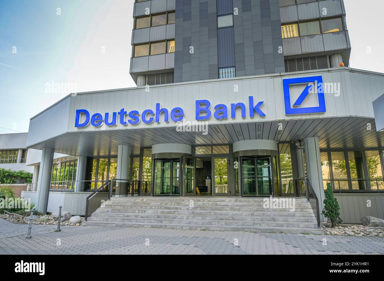 Deutsche Bank Technisches Zentrum Eschborn TZE, Alfred-Herrhausen-Allee, Eschborn, Main-Taunus-Kreis, Hessen, Deutschland *** Deutsche Bank Technical Center Eschborn TZE, Alfred Herrhausen Allee, Eschborn, Main Taunus District, Hessen, Deutschland Stockfoto