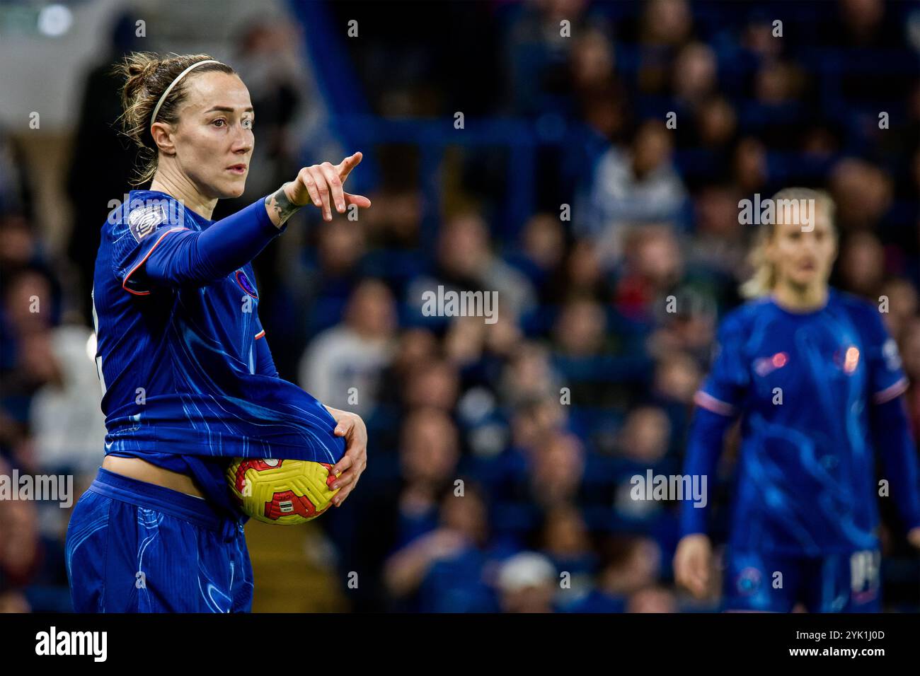 London, Großbritannien. November 2024. London, England, 16. November 2024: Lucy Bronze (22 Chelsea) während des Spiels der Womens Super League zwischen Chelsea und Manchester City an der Stamford Bridge in London. (Pedro Porru/SPP) Credit: SPP Sport Press Photo. /Alamy Live News Stockfoto