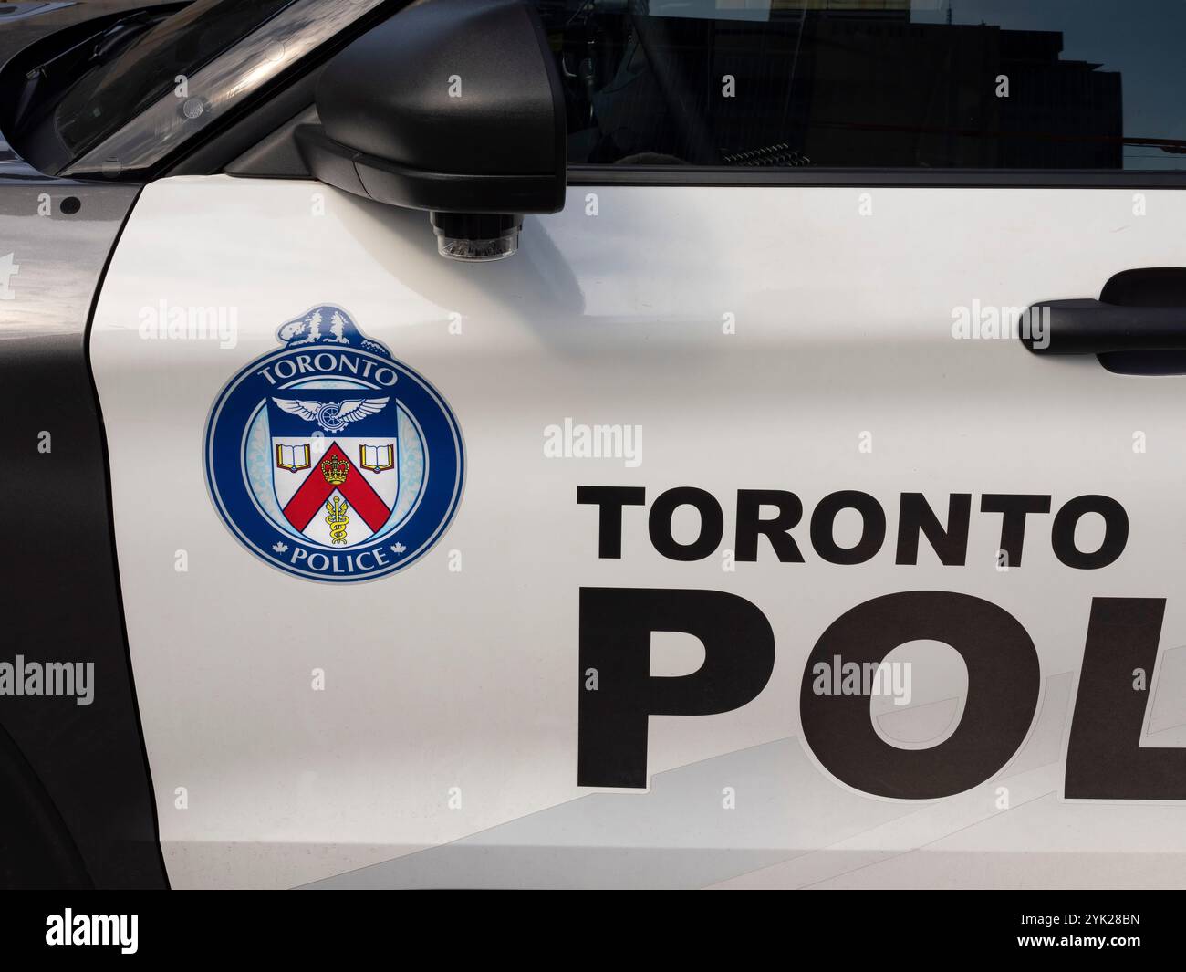 Toronto Kanada / Ein Toronto Police Cruiser vor der Eglinton Police Station, Toronto. Stockfoto