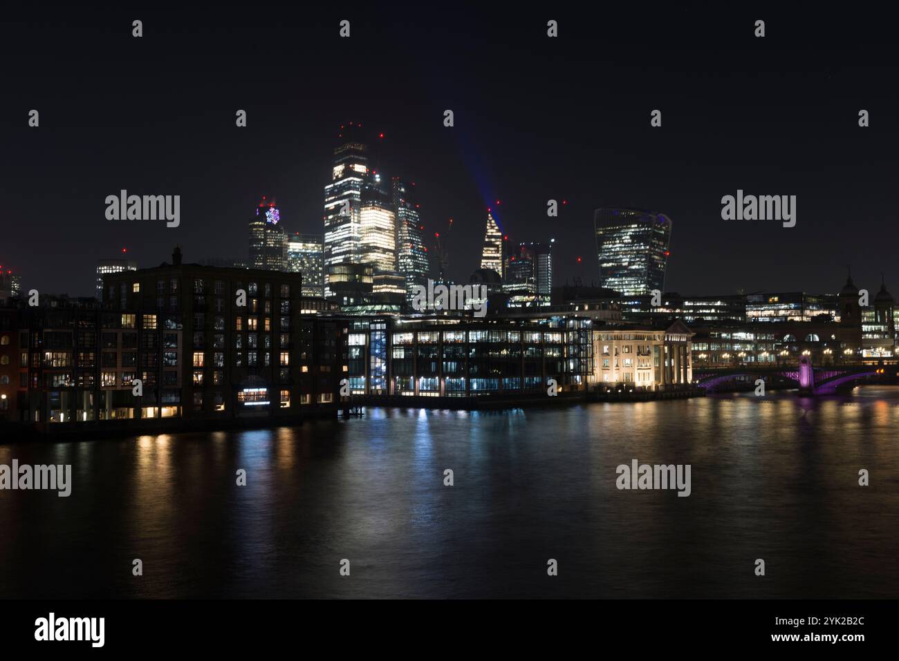 Nikon D600 Nachtfotos auf einem Stativ von Stadtlandschaften in London Stockfoto