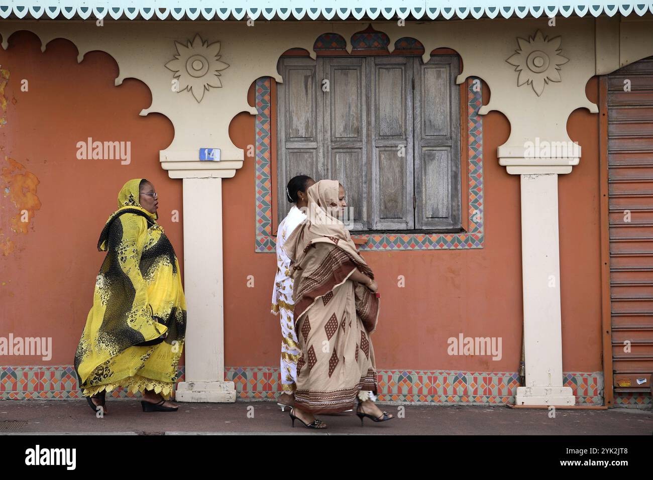 Reunion Island (Indischer Ozean, Frankreich), St Denis, Straßenszene, muslimische Frauen Stockfoto