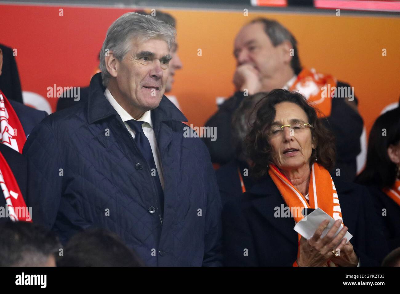 AMSTERDAM - (l-r) KNVB-Vorsitzender Frank Paauw, KNVB-Generaldirektorin Marianne van Leeuwen während des Spiels der UEFA Nations League zwischen den Niederlanden und Ungarn in der Johan Cruyff Arena am 16. November 2024 in Amsterdam, Niederlande. ANP BART STOUTJESDIJK Stockfoto