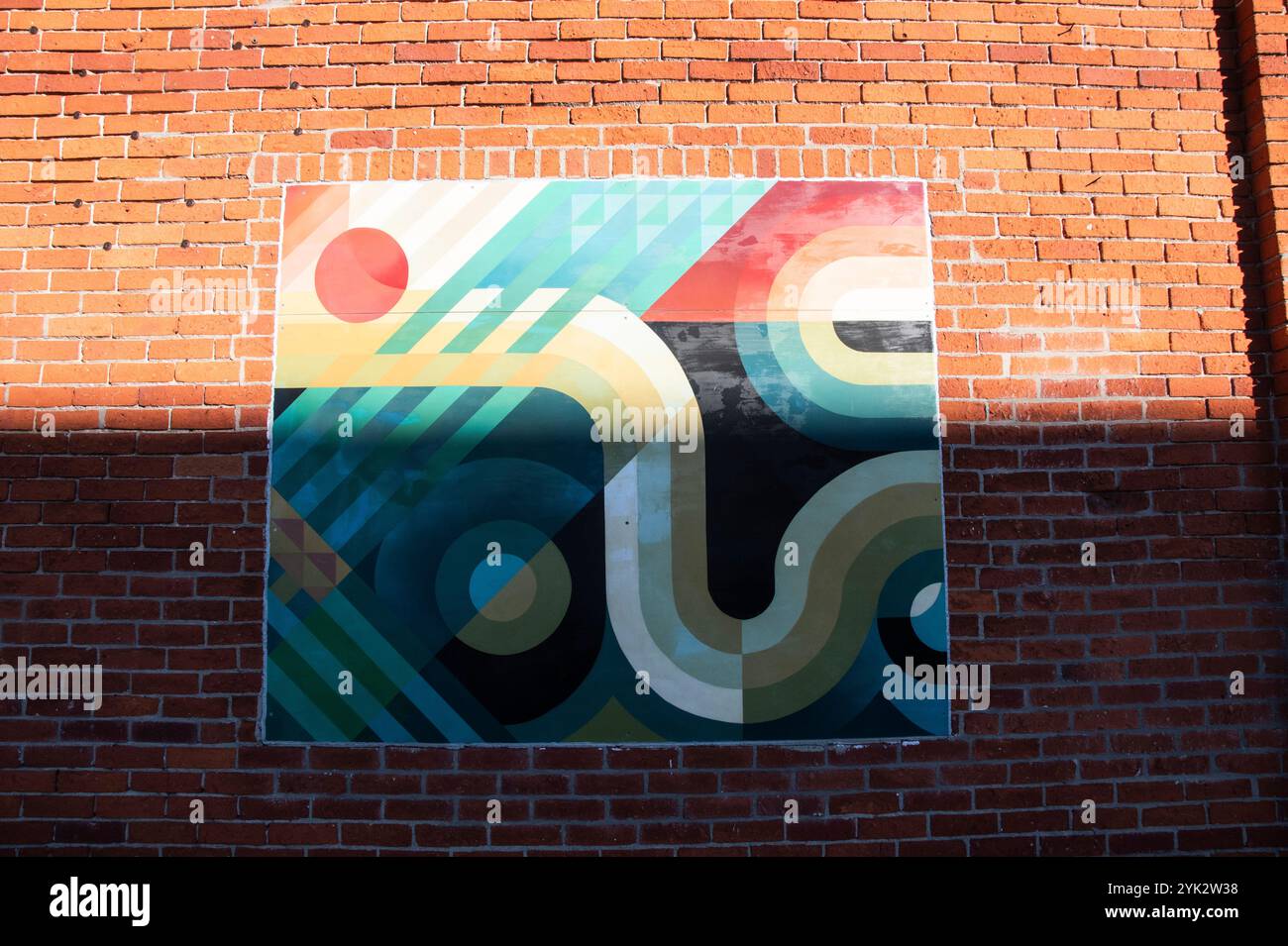 Abstraktes Wandbild an der Talbot Road im Zentrum von Wheatley, Ontario, Kanada Stockfoto