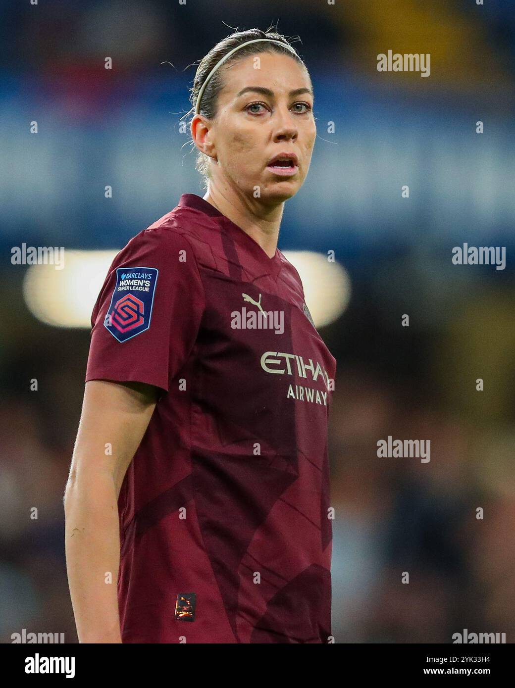 Alanna Kennedy von Manchester City Women blickt auf während des Barclays Women's Super League Matches Chelsea FC Women vs Manchester City Women in Stamford Bridge, London, Großbritannien, 16. November 2024 (Foto: Izzy Poles/News Images) Stockfoto