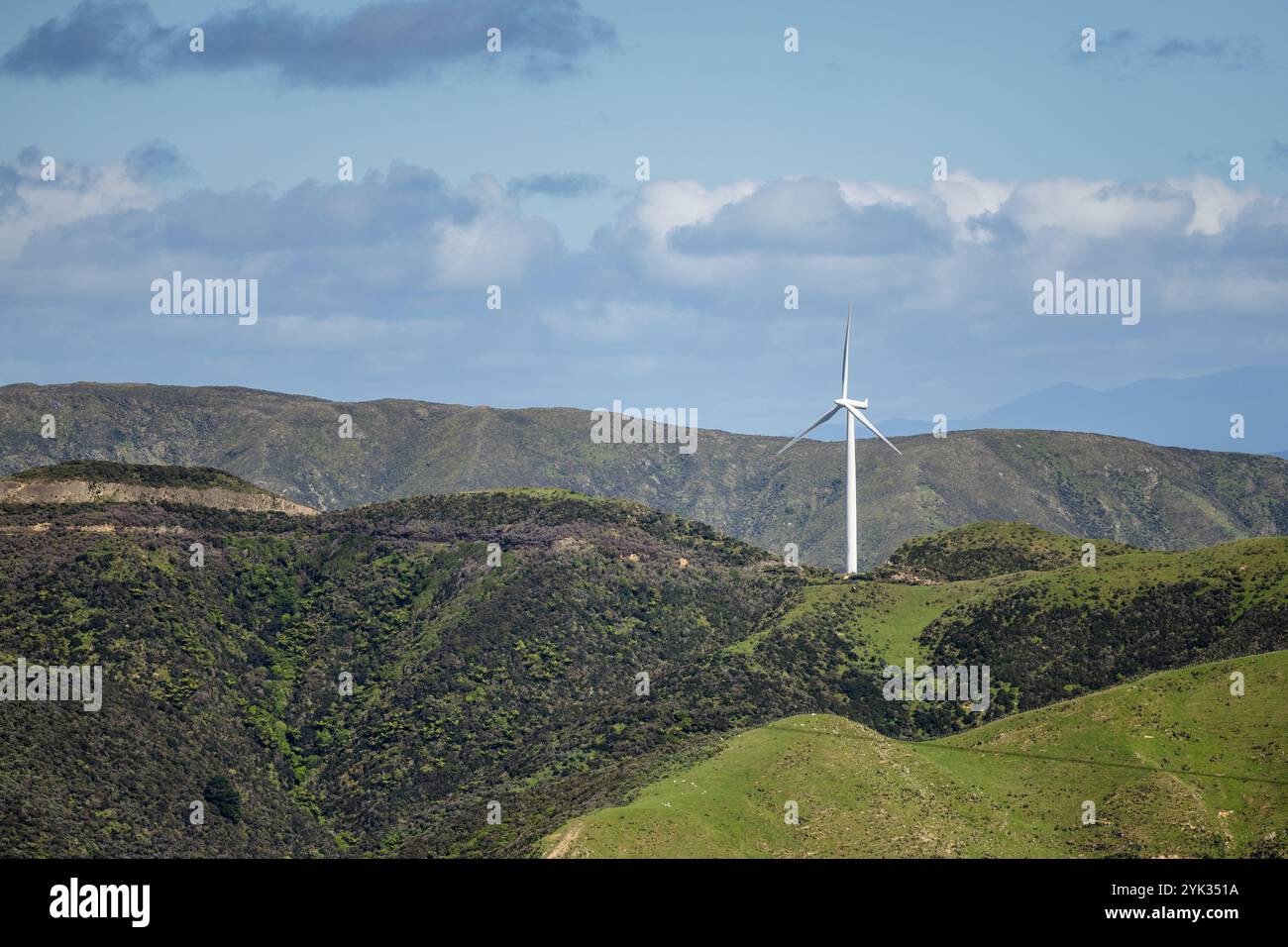 Eine Windkraftanlage in Makara in Wellington, Neuseeland. Die Windenergieanlage erzeugt umweltfreundlichen Strom Stockfoto