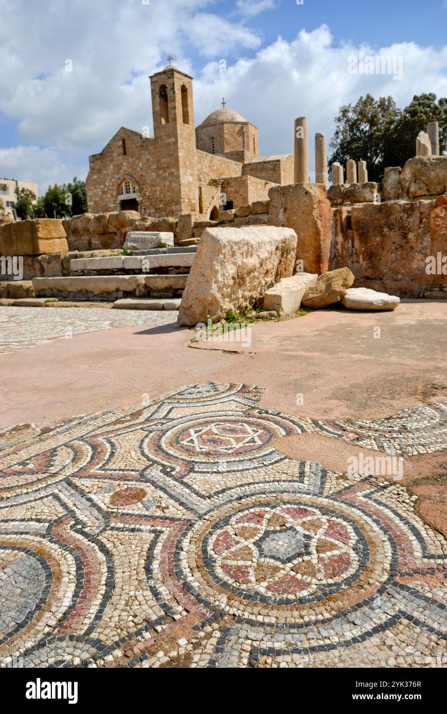 Agia Kyriaky Kirche in der archäologischen Stätte der frühchristlichen Basilika Panagia Chrysopolitissa, Paphos, Zypern, Insel des östlichen Mittelmeers Stockfoto