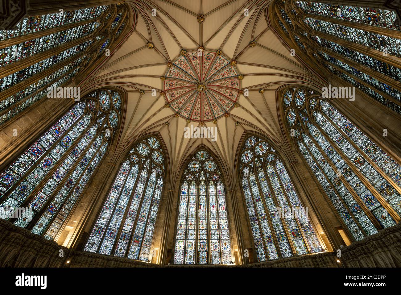 York, England – 30. Juni 2024: Das Kapitelhaus des York Minster, erbaut im gotischen Stil und achteckig in der Form, wurde 1260 begonnen Stockfoto