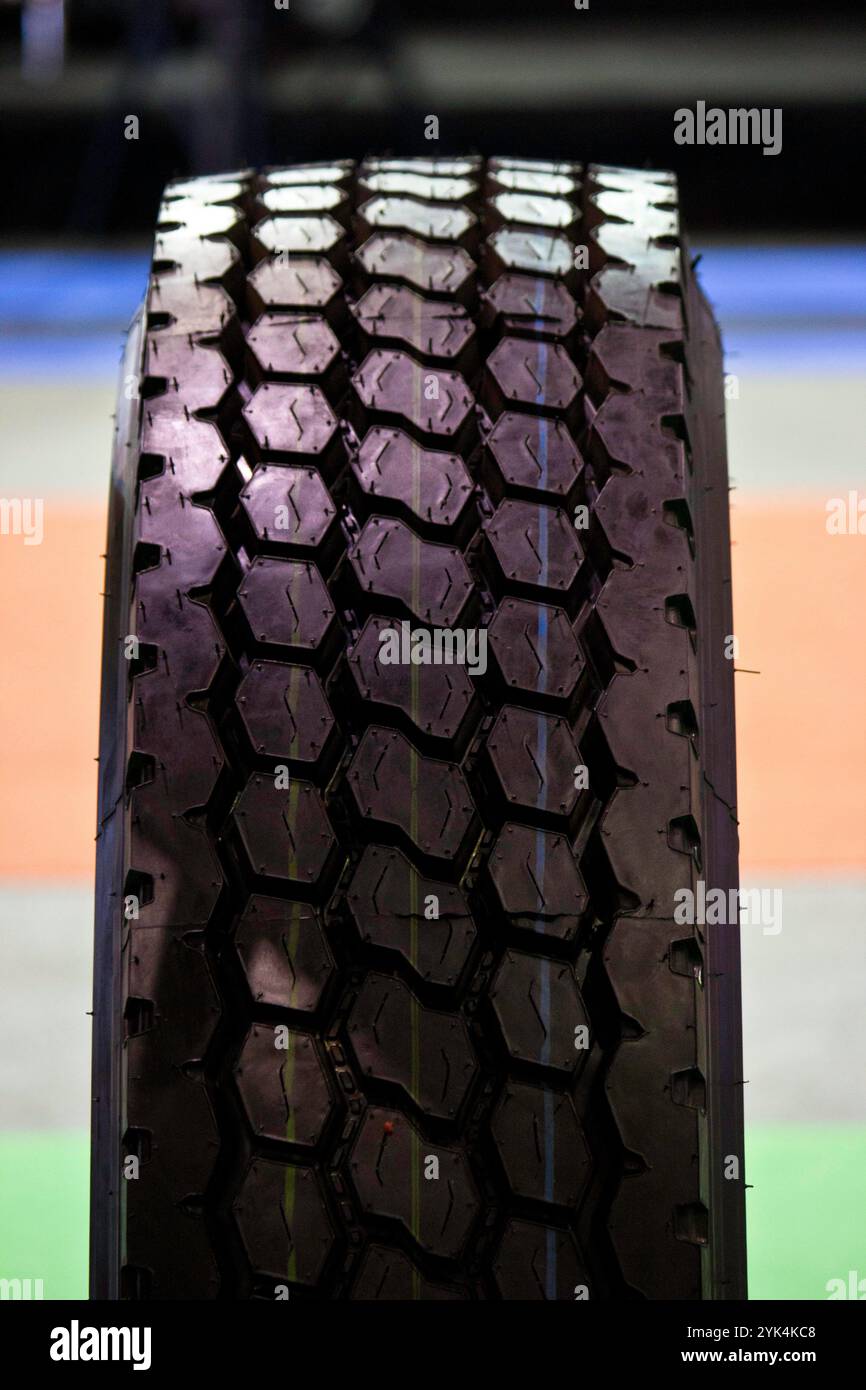 Reifengröße schwarz, Nahaufnahme Copyright: xZoonar.com/PlengsakxChuensriwirojx 1053979600st Stockfoto