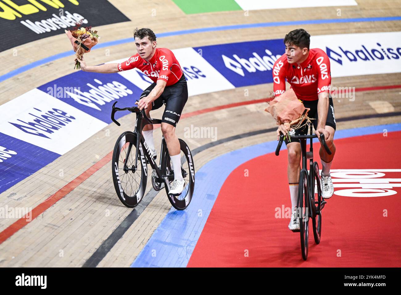 Gent, Belgien. November 2024. Bruno Kessler und Benjamin Boos feiern nach dem Sieg der U23 am sechsten und letzten Tag des sechstägigen Indoor Track Cycling Events in der Indoor Cycling Arena 't Kuipke, Sonntag, den 17. November 2024, in Gent. BELGA FOTO TOM GOYVAERTS Credit: Belga Nachrichtenagentur/Alamy Live News Stockfoto