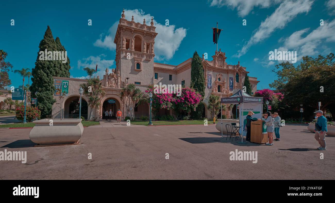 Balboa Park Visitor Center befindet sich im Haus der Gastfreundschaft in der Plaza de Panama, San Diego, Kalifornien, USA. Stockfoto