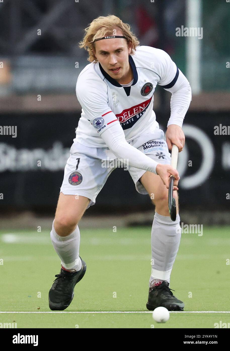 Brüssel, Belgien November 2024. Dragons' Robbert Rubens wurde während eines Eishockeyspiels zwischen Royal Racing Club und KHC Dragons am Sonntag, den 17. November 2024 in Brüssel, am 12. Tag der belgischen Hockeymeisterschaft in der ersten Liga, in Aktion gestellt. BELGA PHOTO VIRGINIE LEFOUR Credit: Belga News Agency/Alamy Live News Stockfoto