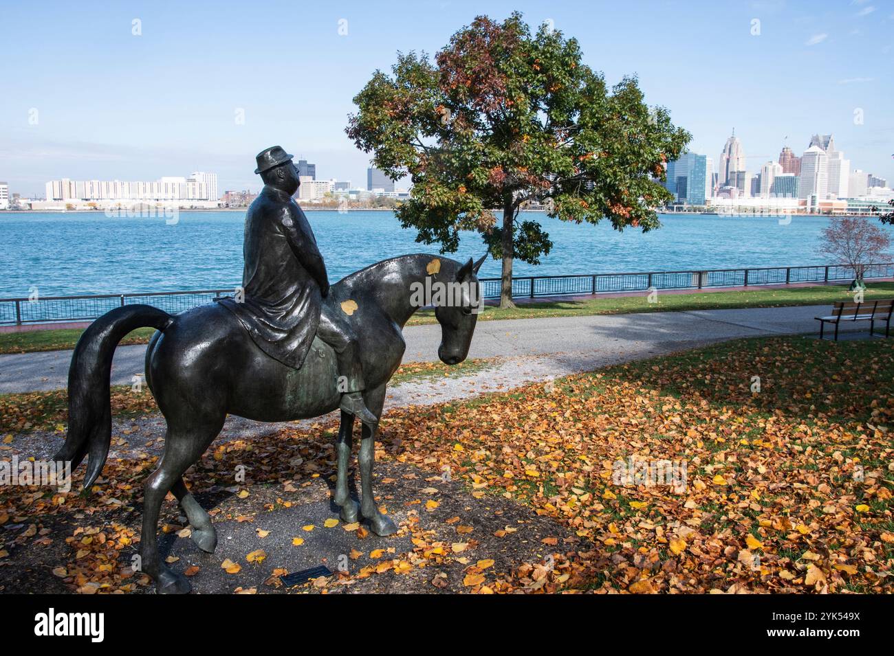 Geschäftsmann auf einem Pferd Skulptur im Windsor Sculpture Garden Park in Windsor, Ontario, Kanada Stockfoto