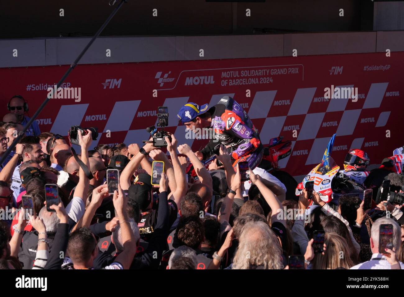 17.11.2024, Circuit de Barcelona-Catalunya, Barcelona, MotoGP Motul Solidarity Grand Prix von Barcelona, im Bild Jorge Martin aus Spanien, Prima Pramac Racing, neuer Weltmeister der MotoGP 2024. Stockfoto