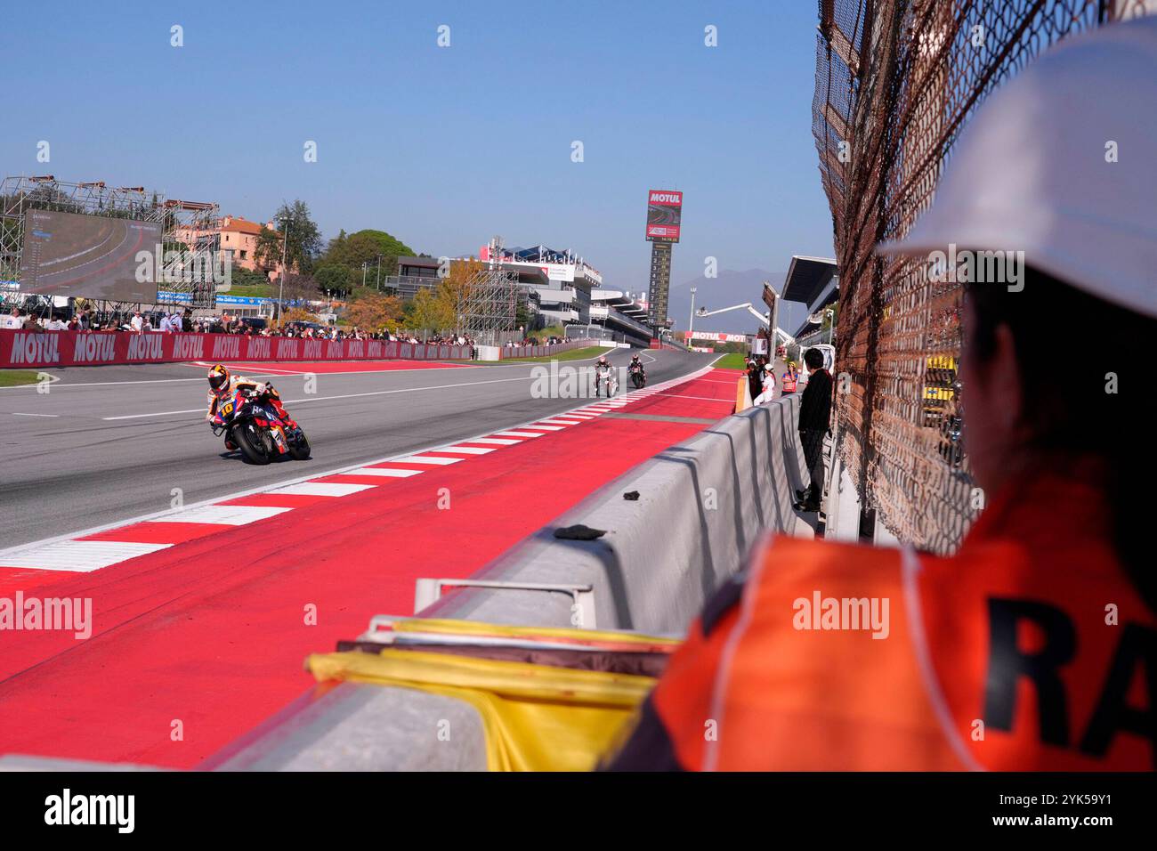 Barcelona, Spanien. November 2024. 15. November 2024, Circuit de Barcelona-Catalunya, Barcelona, MotoGP Motul Solidarity Grand Prix von Barcelona, im Bild Luca Marini aus Italien, Repsol Honda Team Credit: dpa/Alamy Live News Stockfoto