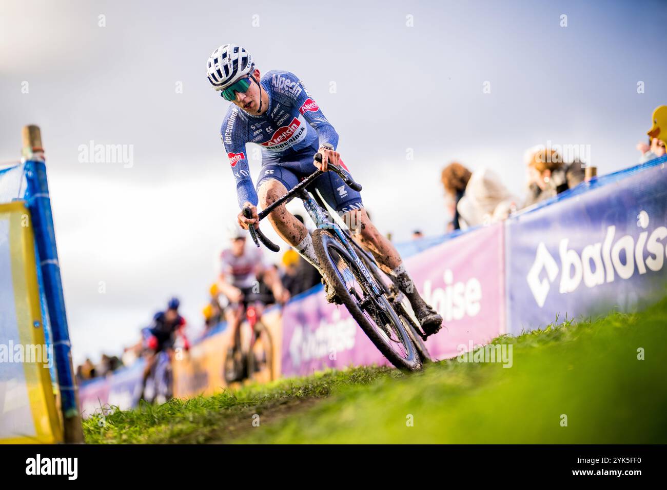 Der belgische Jente Michels wurde während des Männer-Elite-Rennens des Cyclocross-Rennens „Flandriencross“, der 3/8. Etappe des „X20 Badkamers Trofee“-Wettbewerbs, am Sonntag, den 17. November 2024 in Hamme, in Aktion genommen. BELGA FOTO JASPER JACOBS Stockfoto