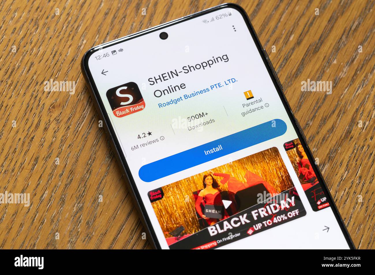 Shein Shopping App Installationsbildschirm auf einem Smartphone. Shein ist ein globaler Online-Händler für Mode und Lifestyle, der in China gegründet wurde und ein On-Demand-Modell hat Stockfoto