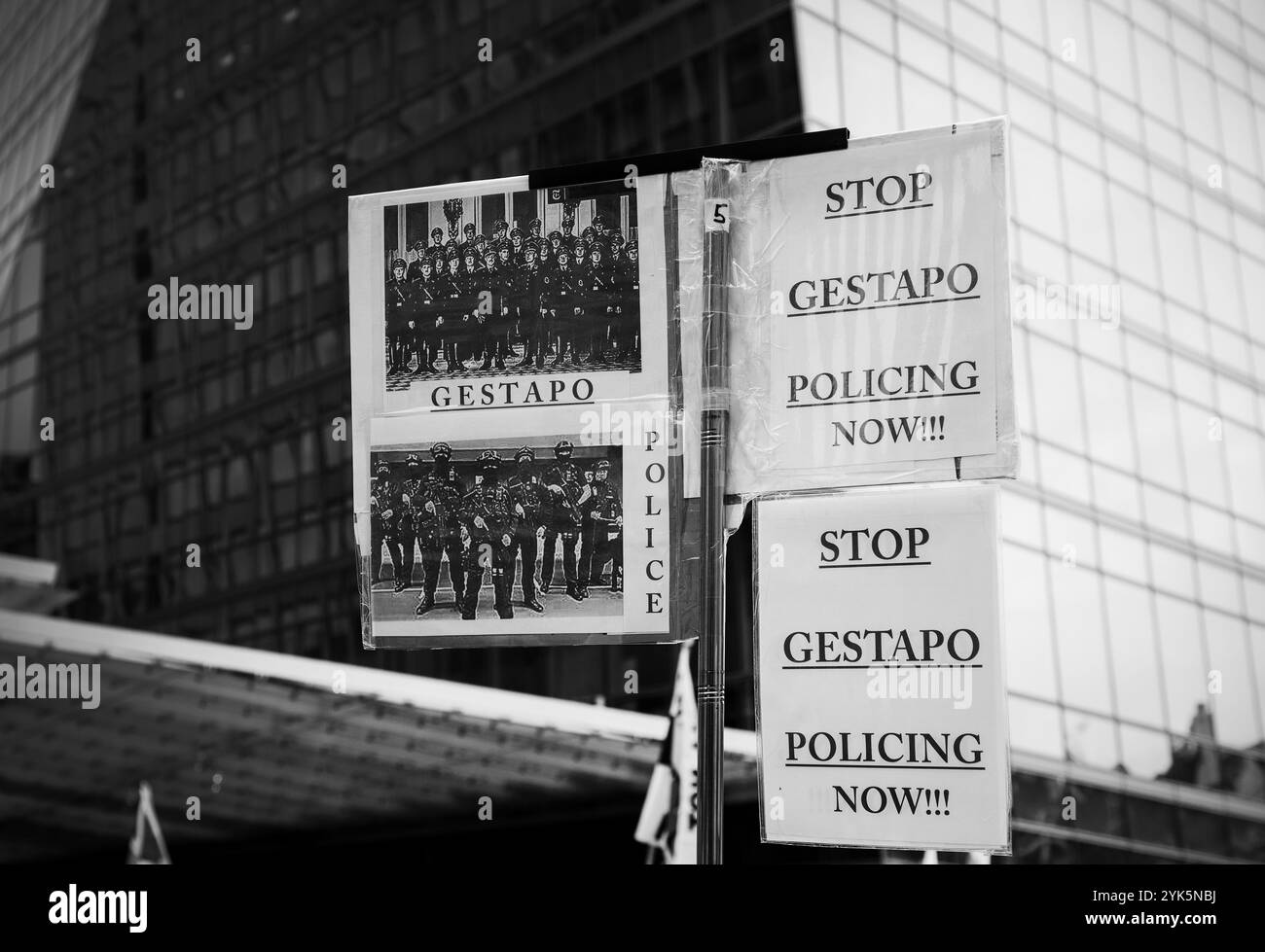 Foto: © Jamie Callister. Tausende kommen nach London, um an einem pro-nationalistischen marsch gegen Keir Starmers Labour-Regierung teilzunehmen. Stockfoto