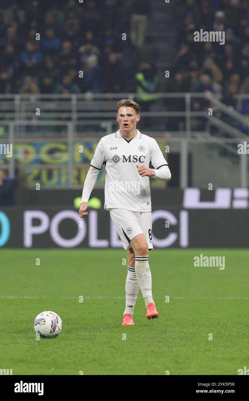 Milano SSC Napoli, Scott McTominay in Aktion während des Fußballspiels der Serie A Enilive 2024/2025 zwischen Inter und Neapel im Giuseppe Meazza Stockfoto