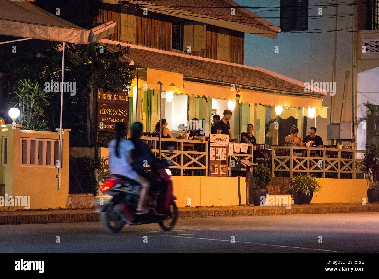 Abend im Tamarind Restaurant, Luang Prabang, Laos Stockfoto
