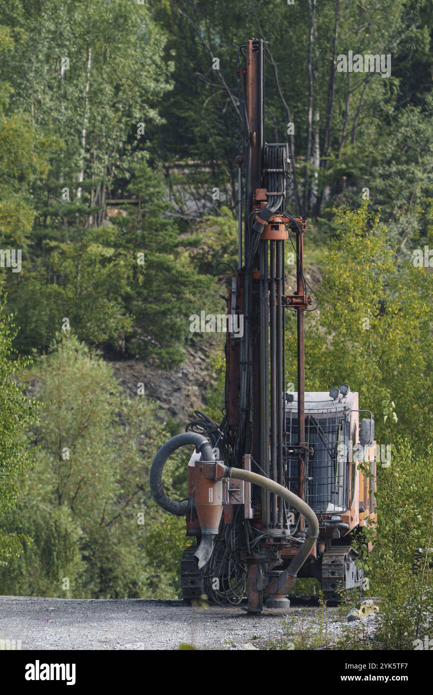 Bohrmaschine im Tagebau. Bergbau Stockfoto