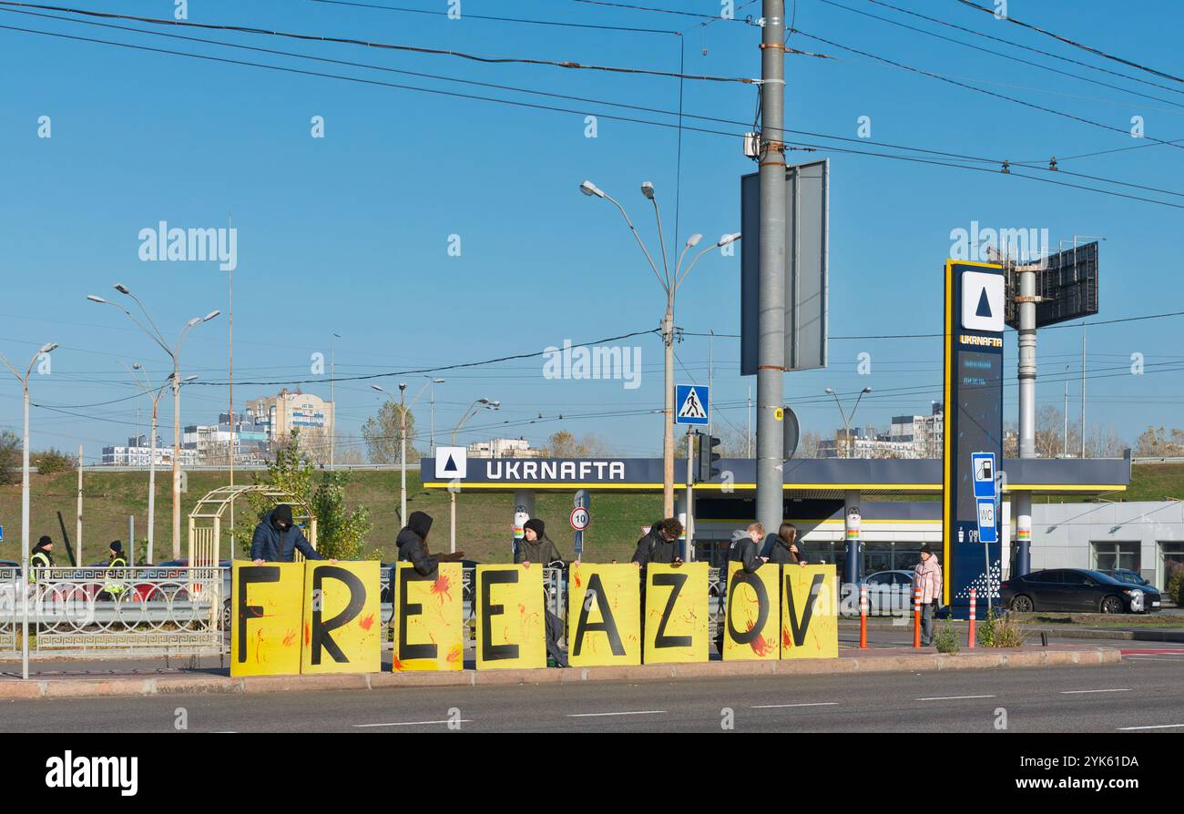 Kiew, Ukraine, 17. November 2024: Protest fordert die Freilassung des in Russland gefangenen ukrainischen Militärs, insbesondere der Asow-Soldaten Stockfoto