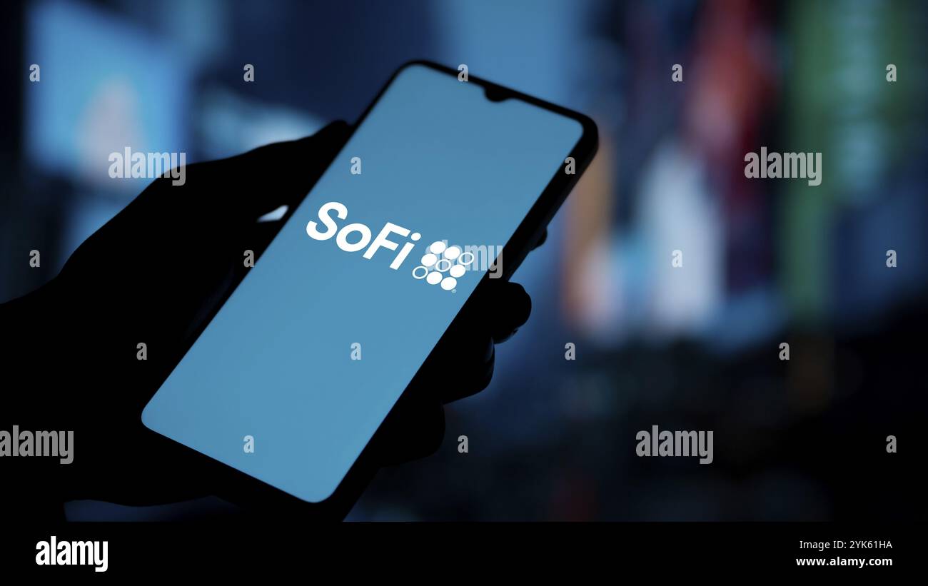 Das Sofi Technologies-Logo wird auf dem Smartphone angezeigt. Sofi Technologies ist ein US-amerikanisches Finanztechnologieunternehmen Stockfoto