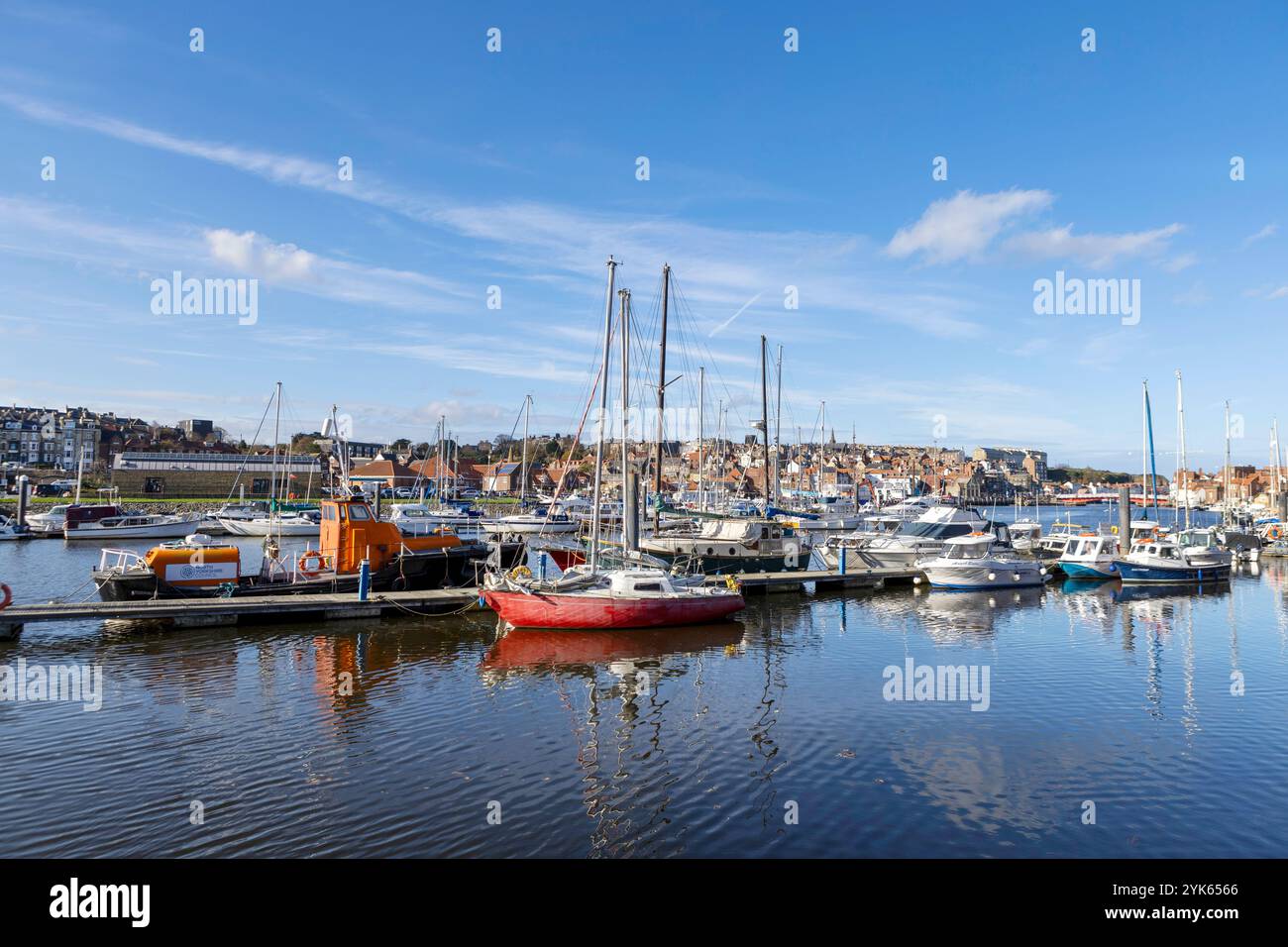 Whitby Harbour an der Nordostküste Englands Stockfoto