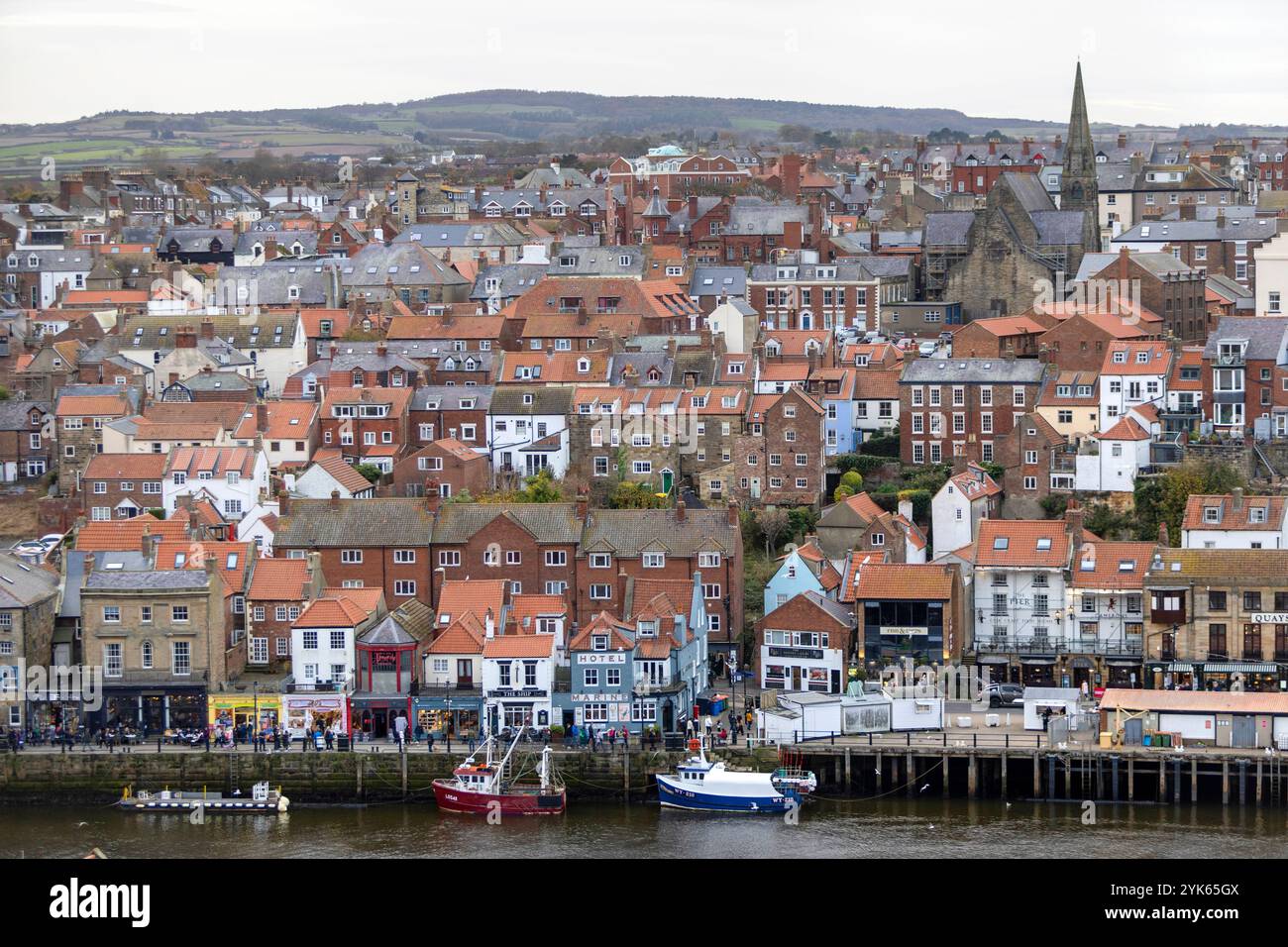 Blick auf Whitbys West Cliff Top Stockfoto