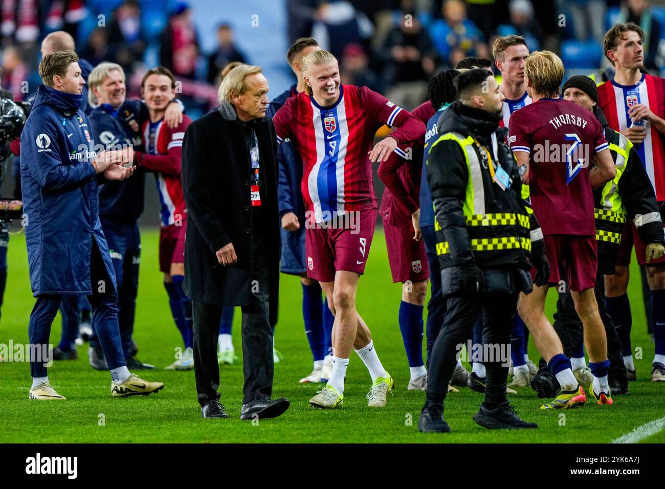 Oslo, Norwegen 20241117. Erling Braut Haaland nach dem Fußballspiel in der Nationalliga zwischen Norwegen und Kasachstan im Ullevaal-Stadion. Foto: Fredrik Varfjell / NTB Stockfoto