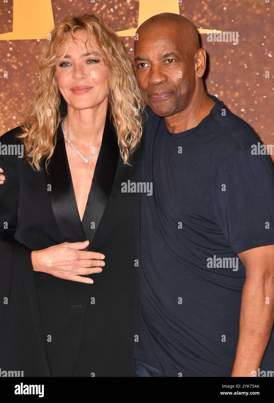 Connie Nielsen und Denzel Washington nehmen am 10. November 2024 an der Premiere von Gladiator II im Pathe Palace Teil Stockfoto
