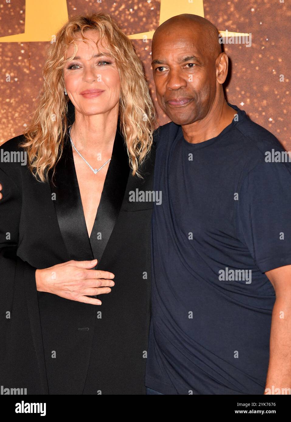Connie Nielsen und Denzel Washington nehmen am 10. November 2024 an der Premiere von Gladiator II im Pathe Palace Teil Stockfoto