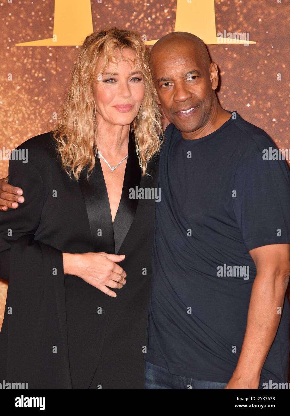 Connie Nielsen und Denzel Washington nehmen am 10. November 2024 an der Premiere von Gladiator II im Pathe Palace Teil Stockfoto