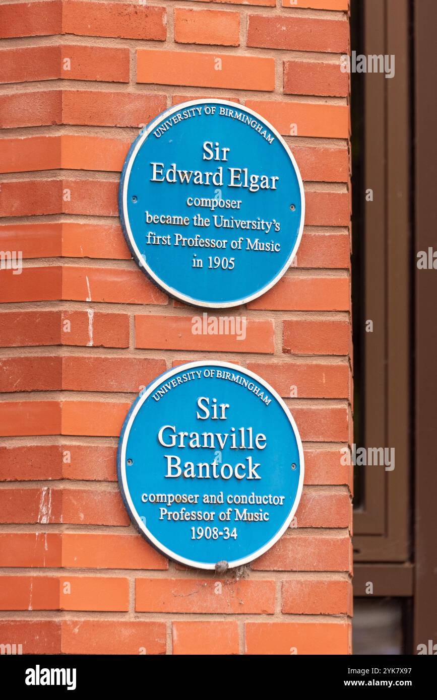 Blaue Tafeln für Sir Edward Elgar und Sir Granville Bantock, Birmingham University, Großbritannien Stockfoto