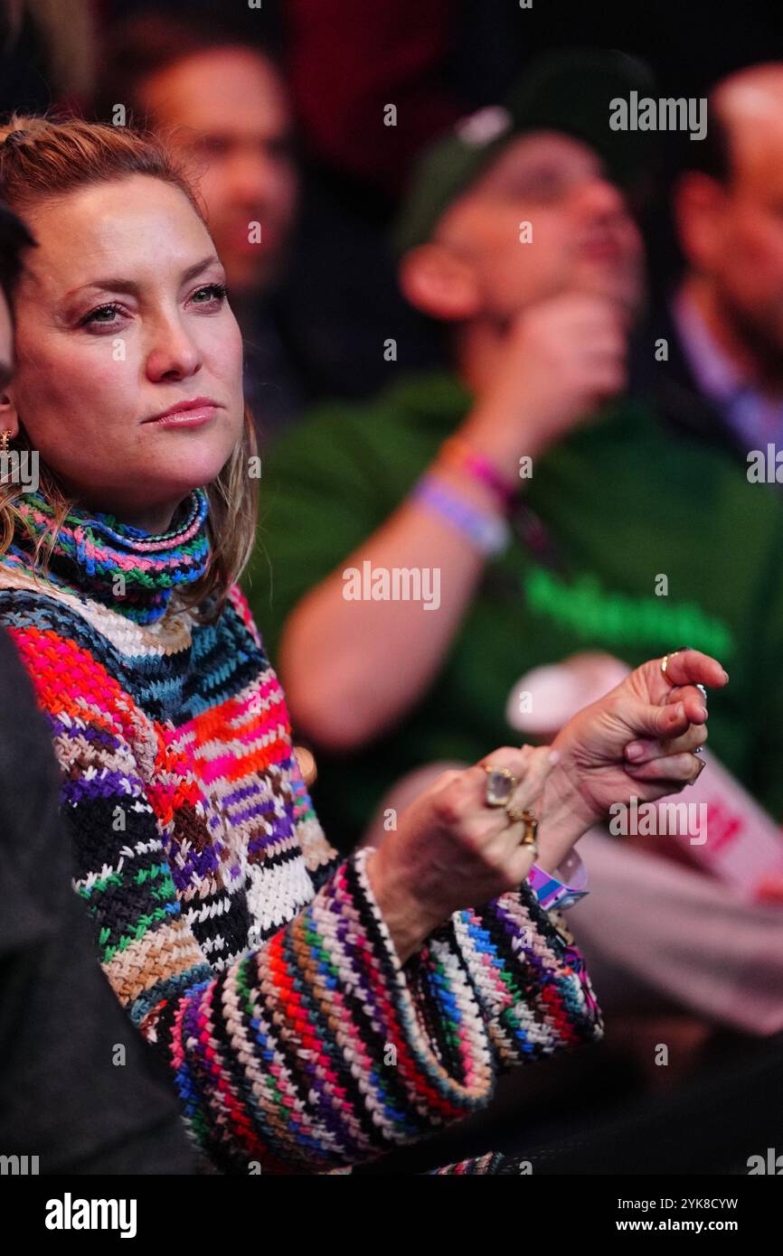 NEW YORK CITY, NY - 16. NOVEMBER: Kate Hudson bei UFC309 - Jones vs Miocic im Madison Square Garden am 16. November 2024 in New York City, NY (Foto: Louis Grasse/PxImages) Credit: PX Images/Alamy Live News Stockfoto