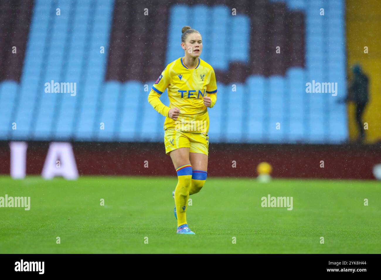 Birmingham, Großbritannien. November 2024. General shot of My Cato (5 Kristallpalast). Aston Villa V Crystal Palace, WSL, Villa Park, Birmingham. (Sean Walsh/SPP) Credit: SPP Sport Press Photo. /Alamy Live News Stockfoto