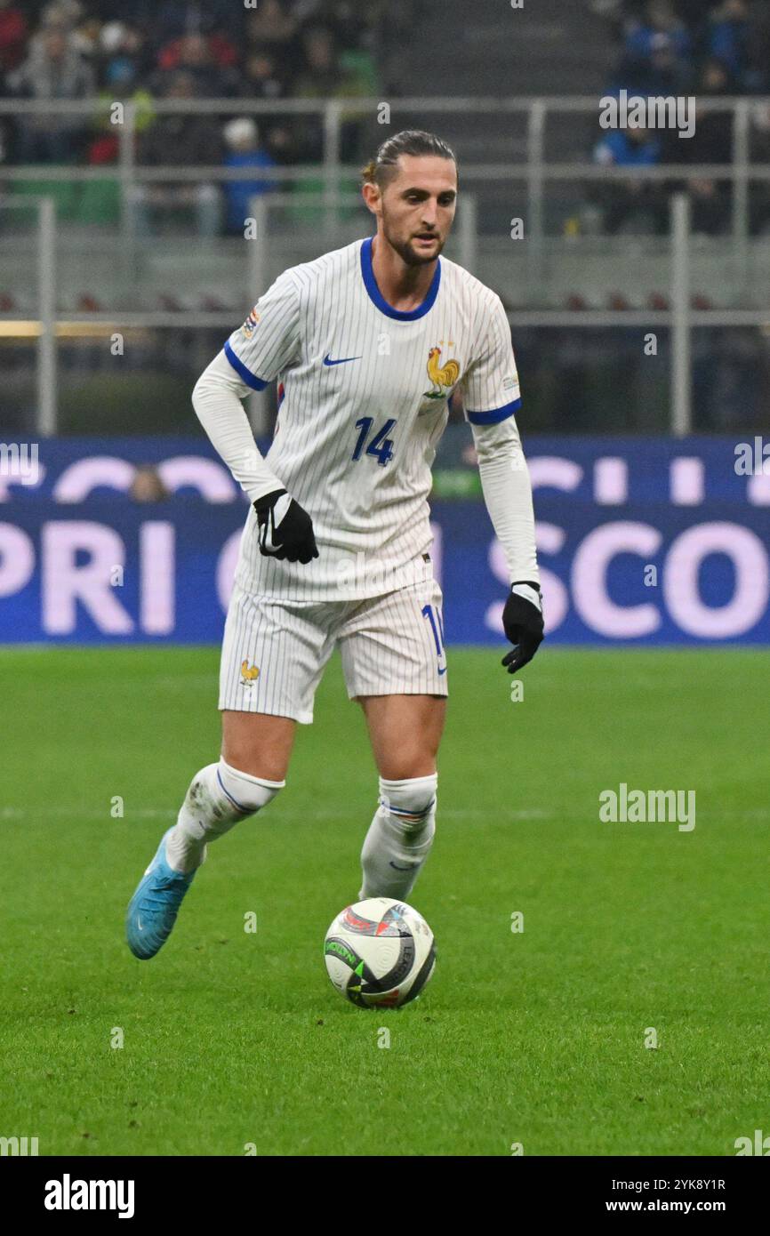 San Siro Stadium, Mailand, Italien. November 2024. Internationaler Fußball UEFA Nations League, Gruppe 2, Italien gegen Frankreich; Adrien Rabiot aus Frankreich Credit: Action Plus Sports/Alamy Live News Stockfoto