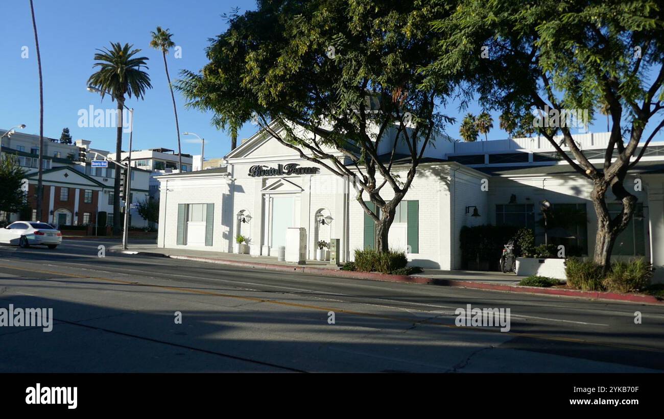 Los Angeles, Kalifornien, USA 17. November 2024 Bristol Farms Store, der ehemalige Standort von Chasen's Restaurant, zu dessen Stammkunden Marilyn Monroe, Walt Disney, Ronald Reagan, James Cagney, Clark Gable, Jackie Gleason, WC Fields, Jack Benny, Gregory Peck, Frank Sinatra, Elizabeth Taylor, Alfred Hitchcock, Orson Welles, Spencer Tracy, Dean Martin, Jerry Lewis, Don Rickles, Jimmy Stewart, Cary Grant, Jack Nicholson, John Travolta, Carol Burnett am 17. November 2024 in Los Angeles, Kalifornien, USA. Foto: Barry King/Alamy Stock Photo Stockfoto