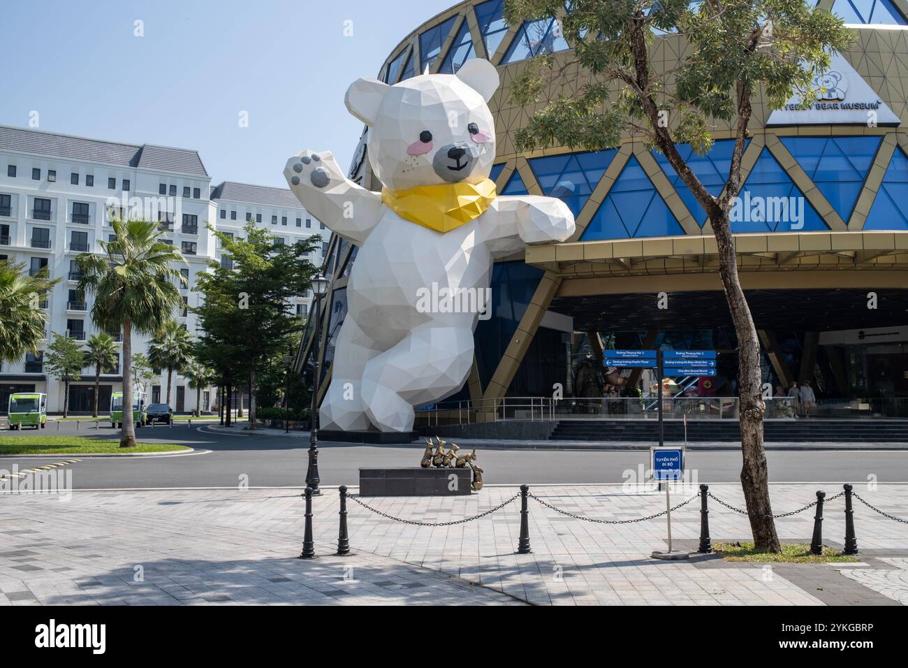 Riesenbär vor dem Teddy Bear Museum auf der Vinpearl Grand World Phu Quoc Island Vietnam Stockfoto