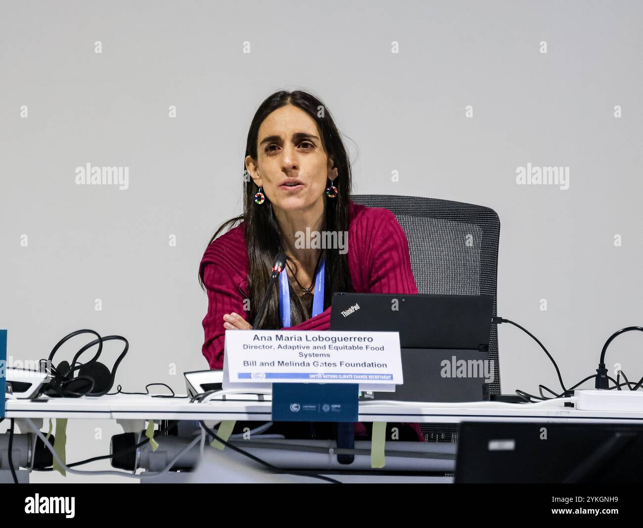 Baku, Aserbaidschan am 18. November 2024. ANA Maria Loboguerrero, Direktorin, Adaptive and Equitable Food Systems, Bill and Melinda Gates Foundation, nimmt an der Diskussionsrunde zum Thema "hochrangiger Dialog über nationale Anpassungspläne: Transformation des Unterstützungsökosystems für NAP" während der UN-Klimakonferenz COP29 Teil, einer Veranstaltung des UNFCCC im Olympiastadion von Baku. Die COP29, die vom 11. Bis 22. November läuft, konzentriert sich auf die Klimafinanzierung. Quelle: Dominika Zarzycka/Alamy Live News. Stockfoto