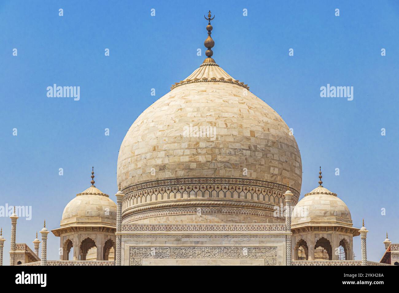 Taj Mahal in Agra Indien Mausoleum aus Mogul-Marmor erstaunliche Architektur und Details des schönsten Gebäudes Stockfoto
