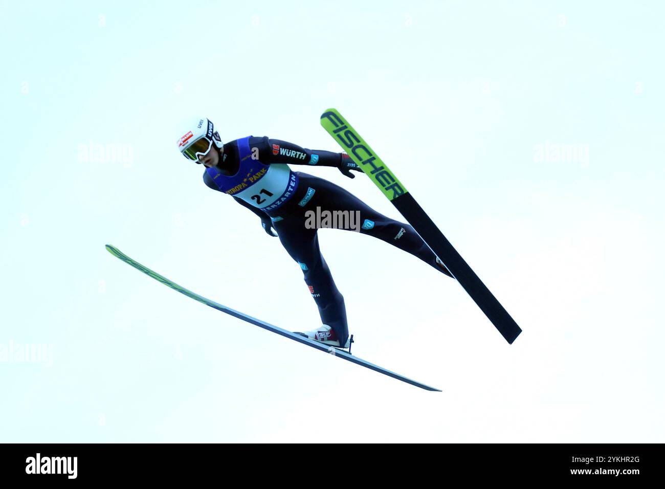 Hinterzarten, Deutschland. November 2024. Janne Holz (SC Degenfeld/GER) beim DSV-Jugendcup/Deutschlandpokal Skisprung Hinterzarten 2024 Credit: dpa/Alamy Live News Stockfoto