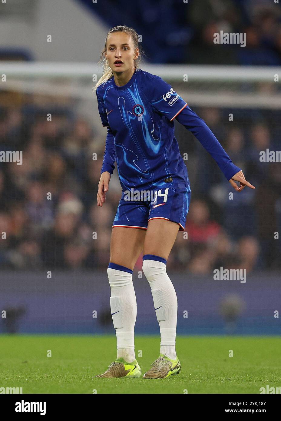London, Großbritannien. November 2024. Nathalie Bjorn aus Chelsea während des FA Women's Super League Spiels in Stamford Bridge, London. Der Bildnachweis sollte lauten: Paul Terry/Sportimage Credit: Sportimage Ltd/Alamy Live News Stockfoto