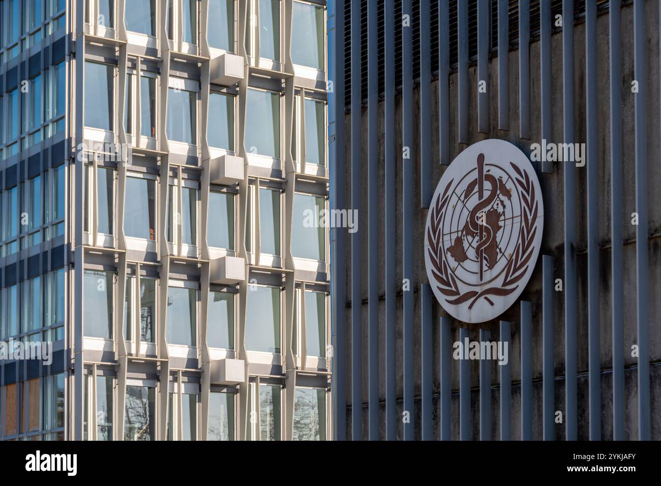 Unterzeichnen Sie sich am Sitz der Weltgesundheitsorganisation (WHO), der für die globale öffentliche Gesundheit zuständigen Sonderorganisation der Vereinten Nationen Stockfoto