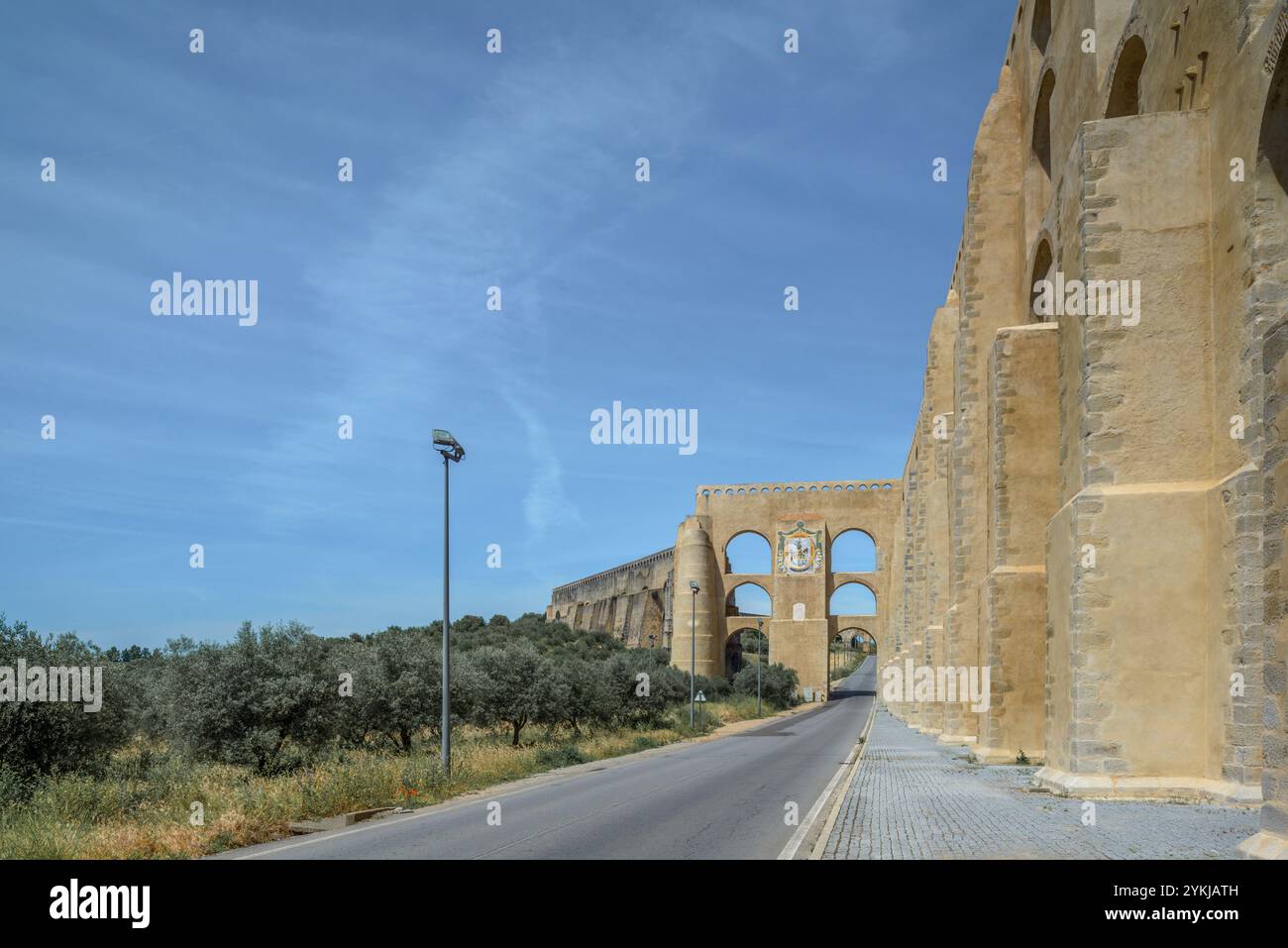 Amoreira Aquädukt aus dem 15. Jahrhundert in der Pfarrei São e São Brás Lourenco, Gemeinde Elvas, Bezirk Portalegre in Portugal. Stockfoto