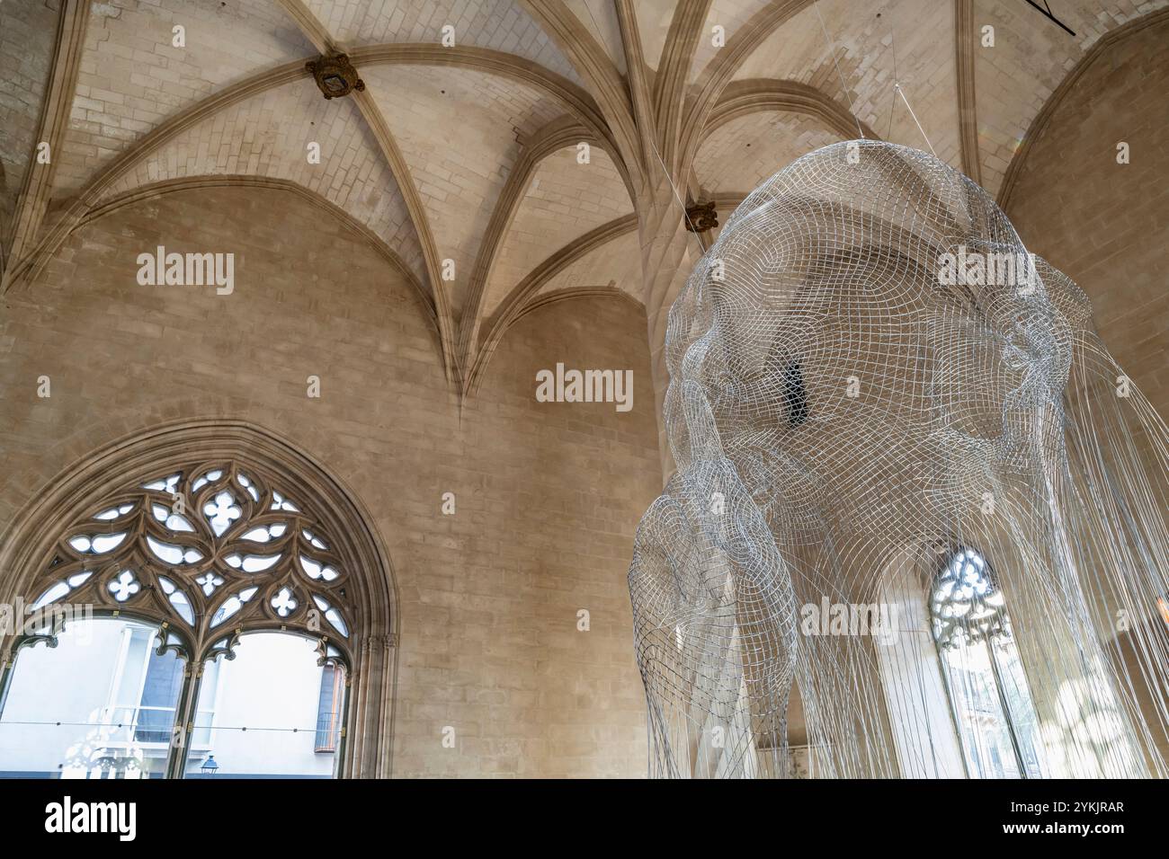 Werk des katalanischen Künstlers Jaume Plensa im gotischen Gebäude von La Lonja, Palma, Mallorca, Balearen, Spanien. Stockfoto